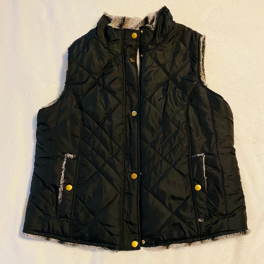 Reversible Puffer Vest - Picture 14 of 16